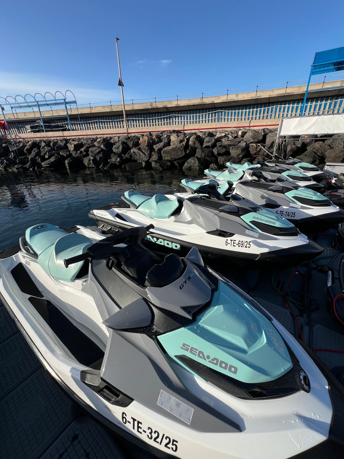 Cavalca le Onde di Tenerife in un Tour in Jetski