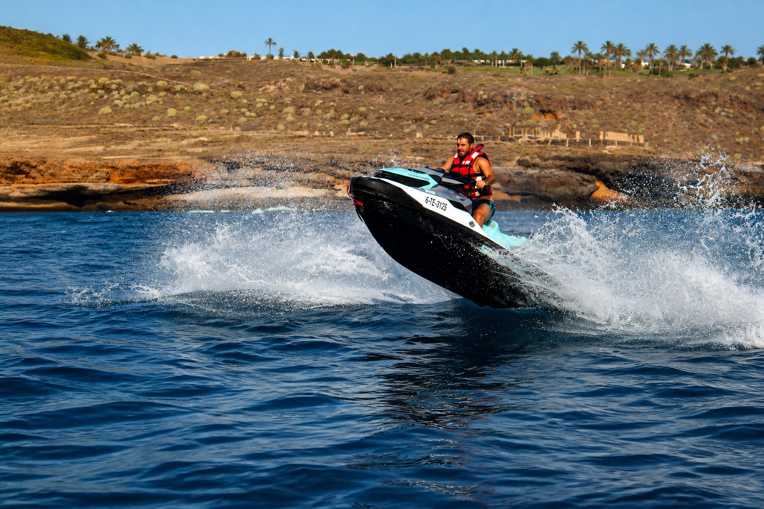 Cavalca le Onde di Tenerife in un Tour in Jetski
