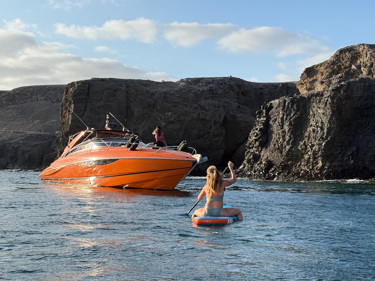 Rilassati a Lanzarote su una barca di lusso