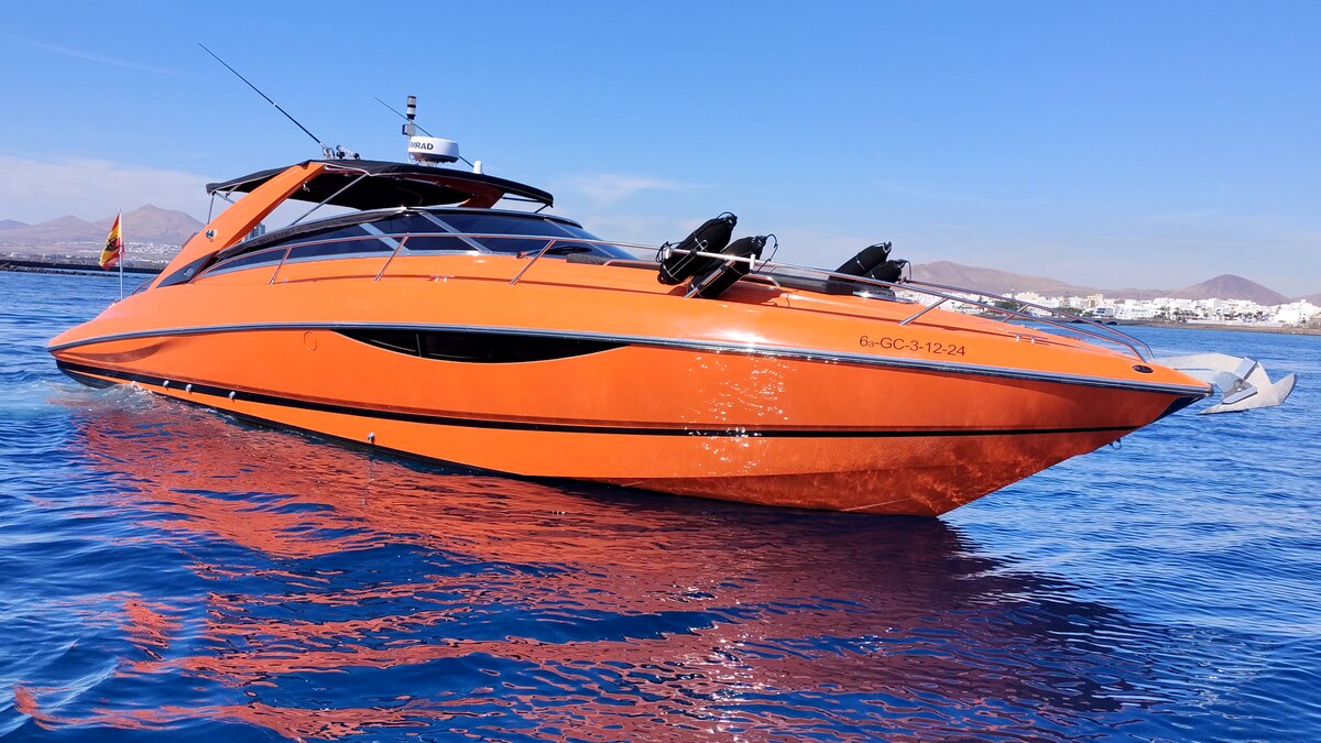 Rilassati a Lanzarote su una barca di lusso