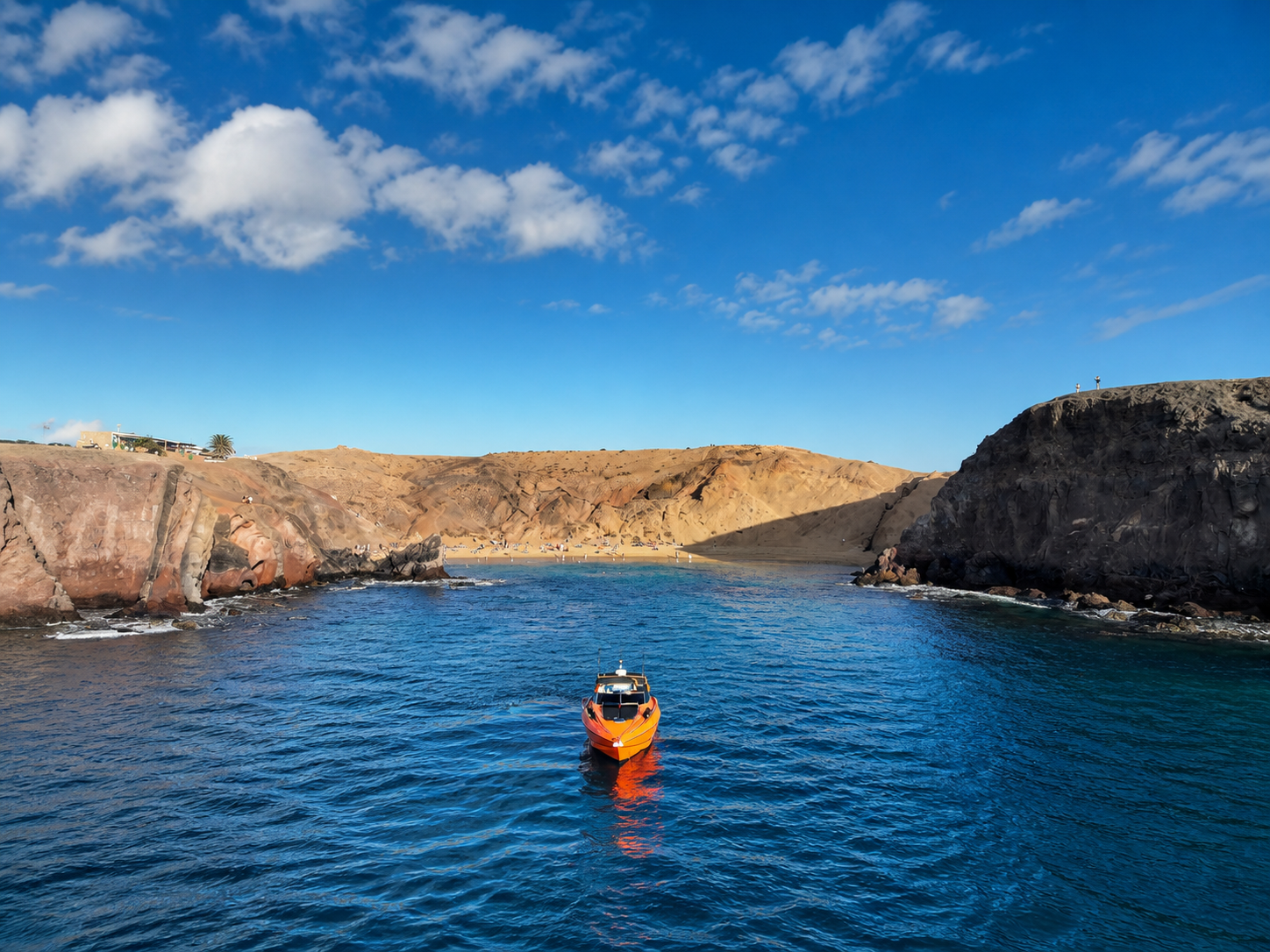 Rilassati a Lanzarote su una barca di lusso