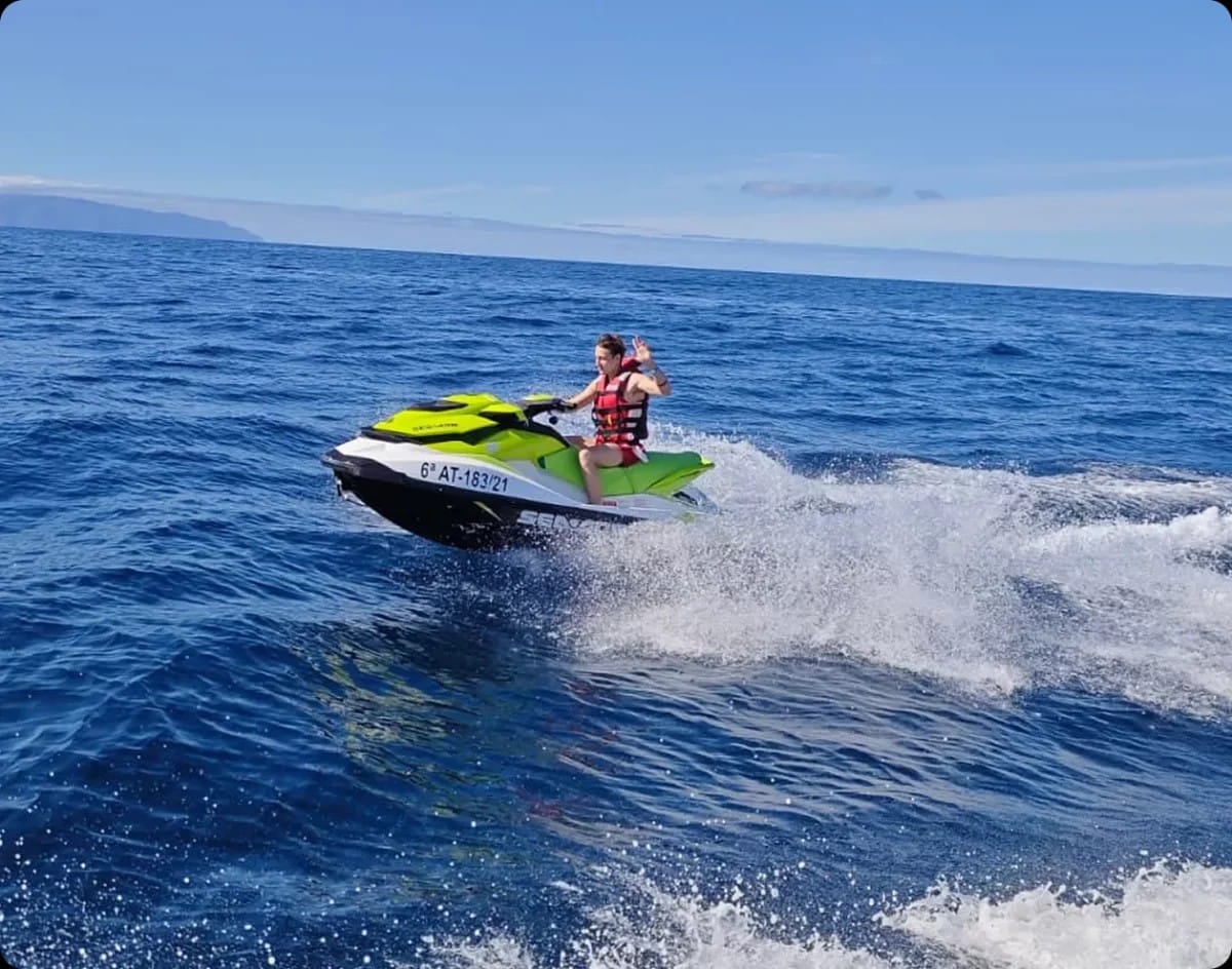Vivi l’Adrenalina del mare di Adeje in Jetski