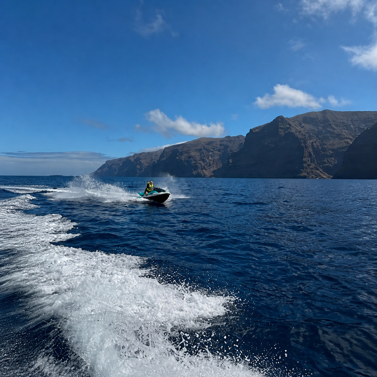 Vivi l’Adrenalina del mare di Adeje in Jetski