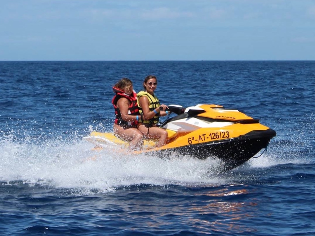 Vivi l’Adrenalina del mare di Adeje in Jetski