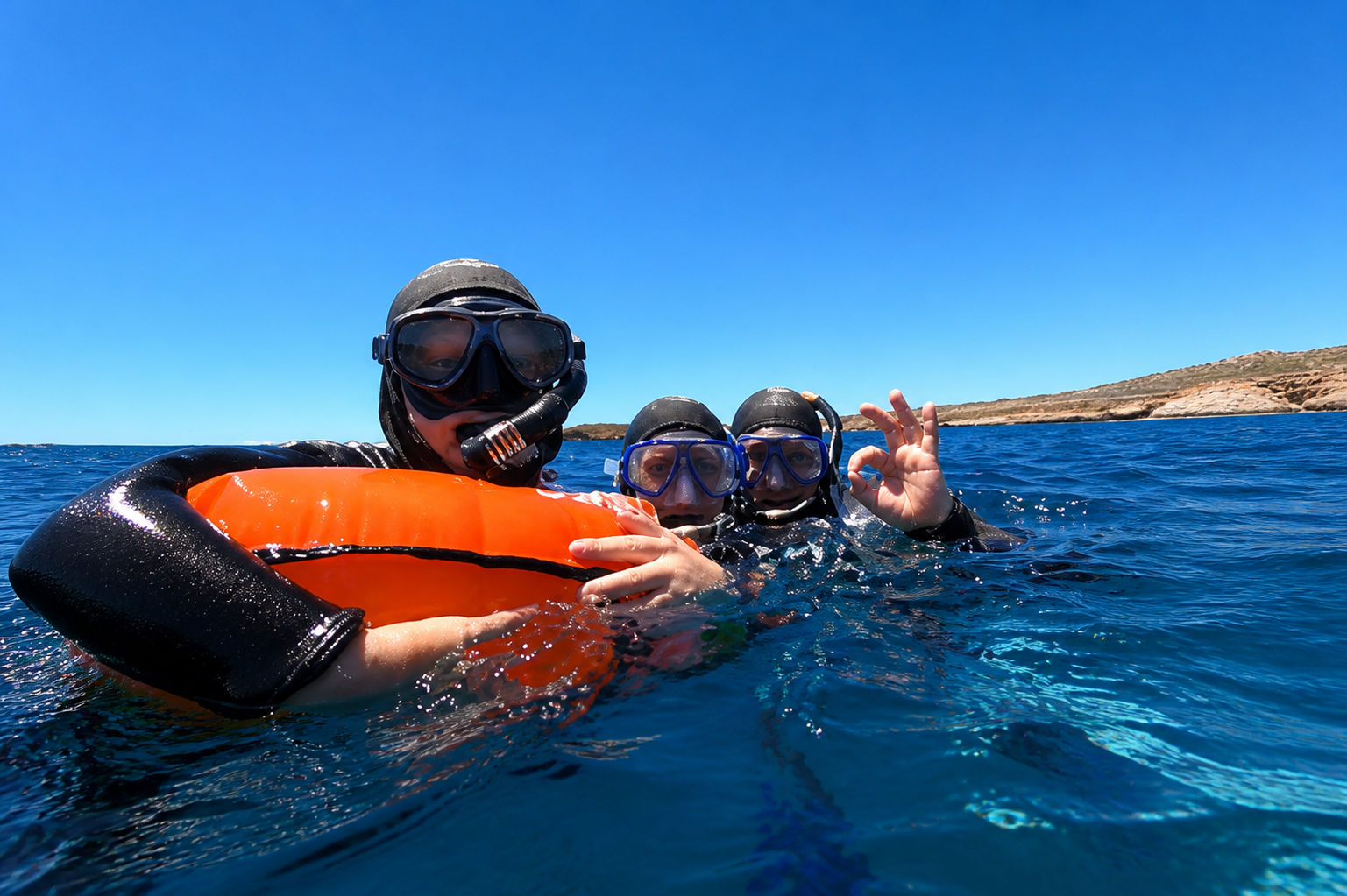 Fai snorkel nelle acque cristalline di Costa Adeje