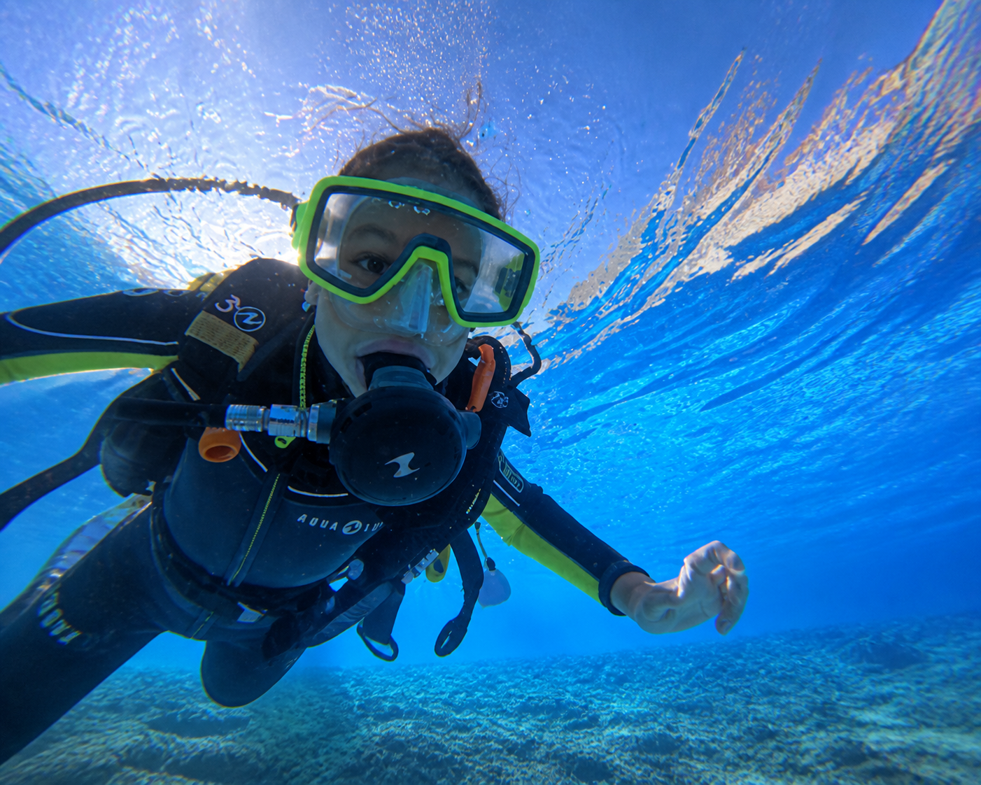 Fai snorkel nelle acque cristalline di Costa Adeje